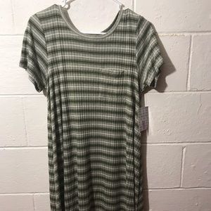 Lularoe Carly medium